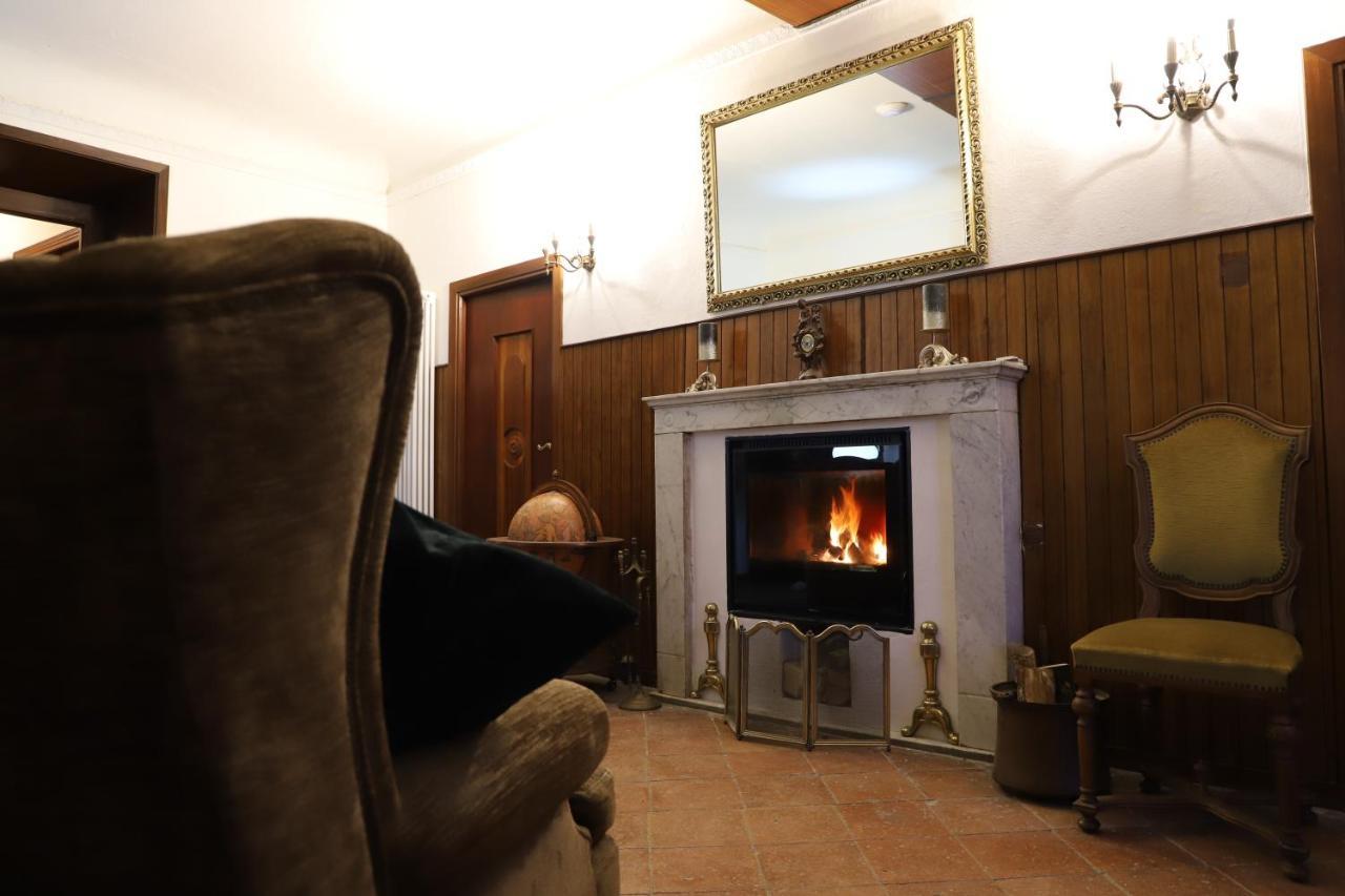 Monti Guesthouse Monti di Licciana Nardi Luaran gambar