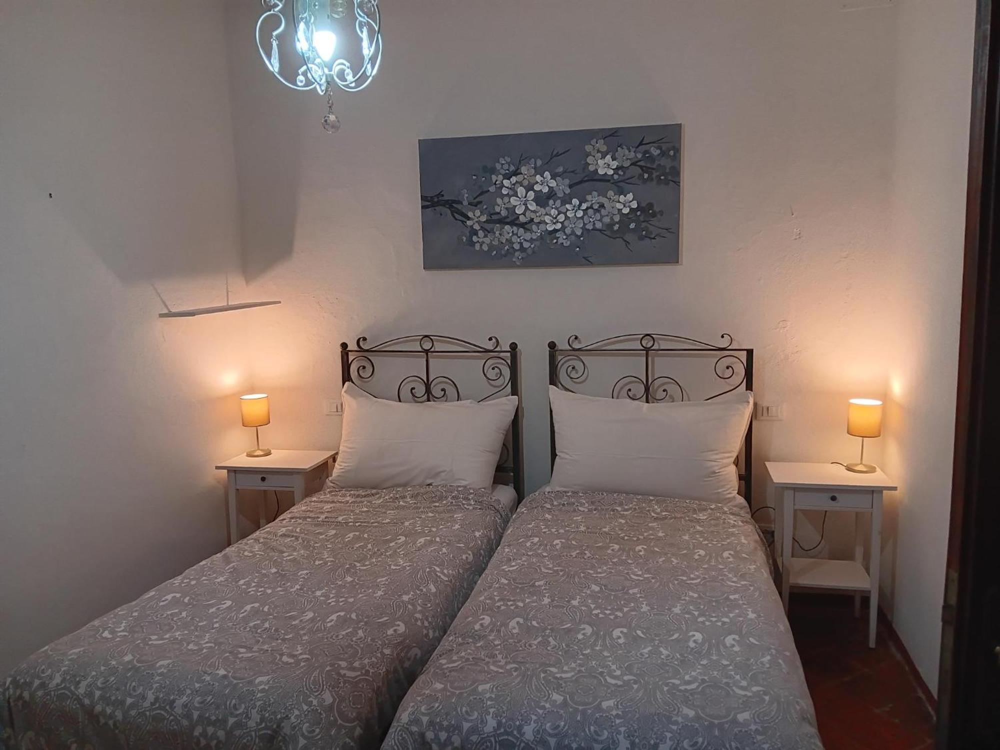 Monti Guesthouse Monti di Licciana Nardi Luaran gambar