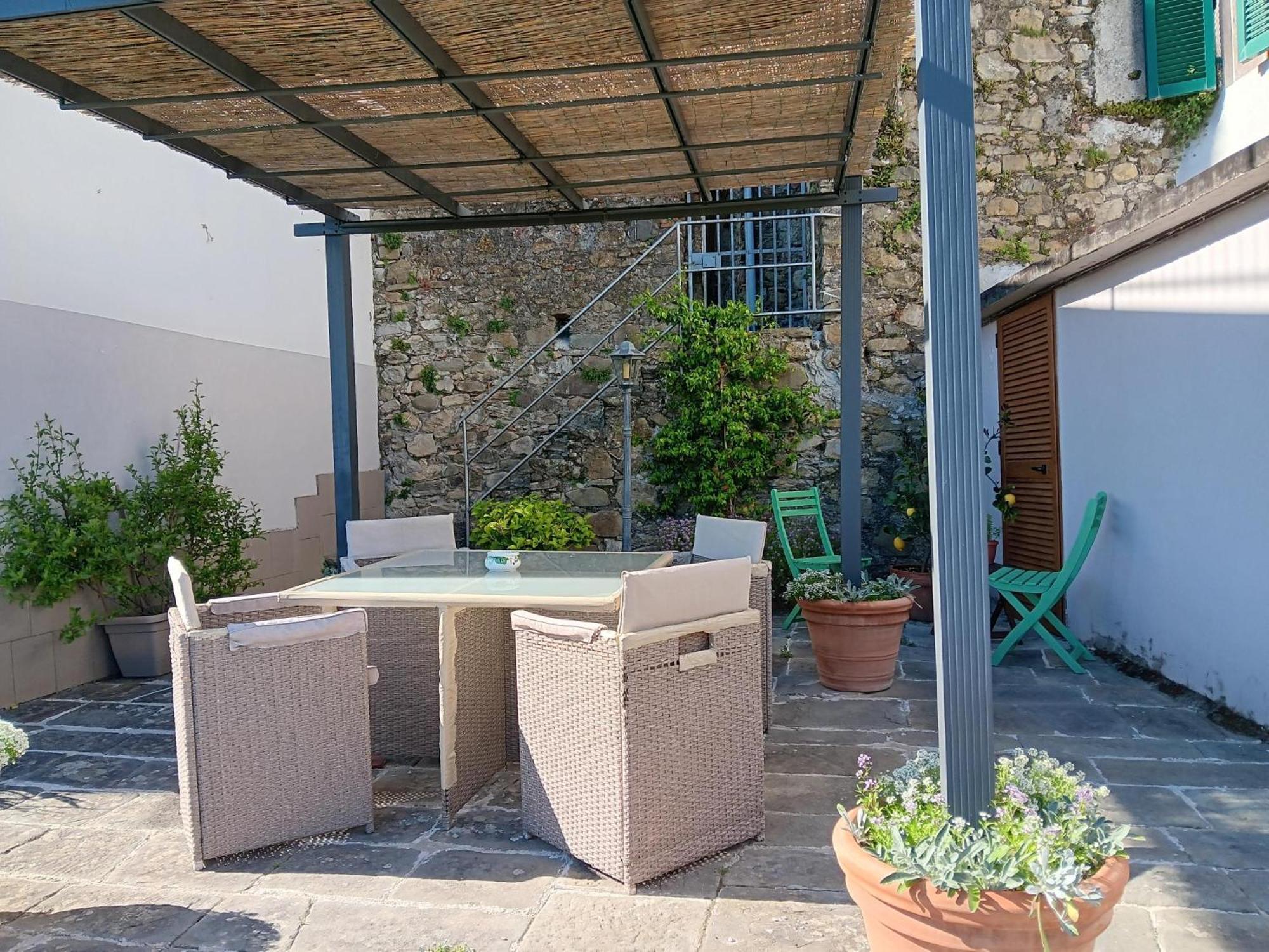 Monti Guesthouse Monti di Licciana Nardi Luaran gambar