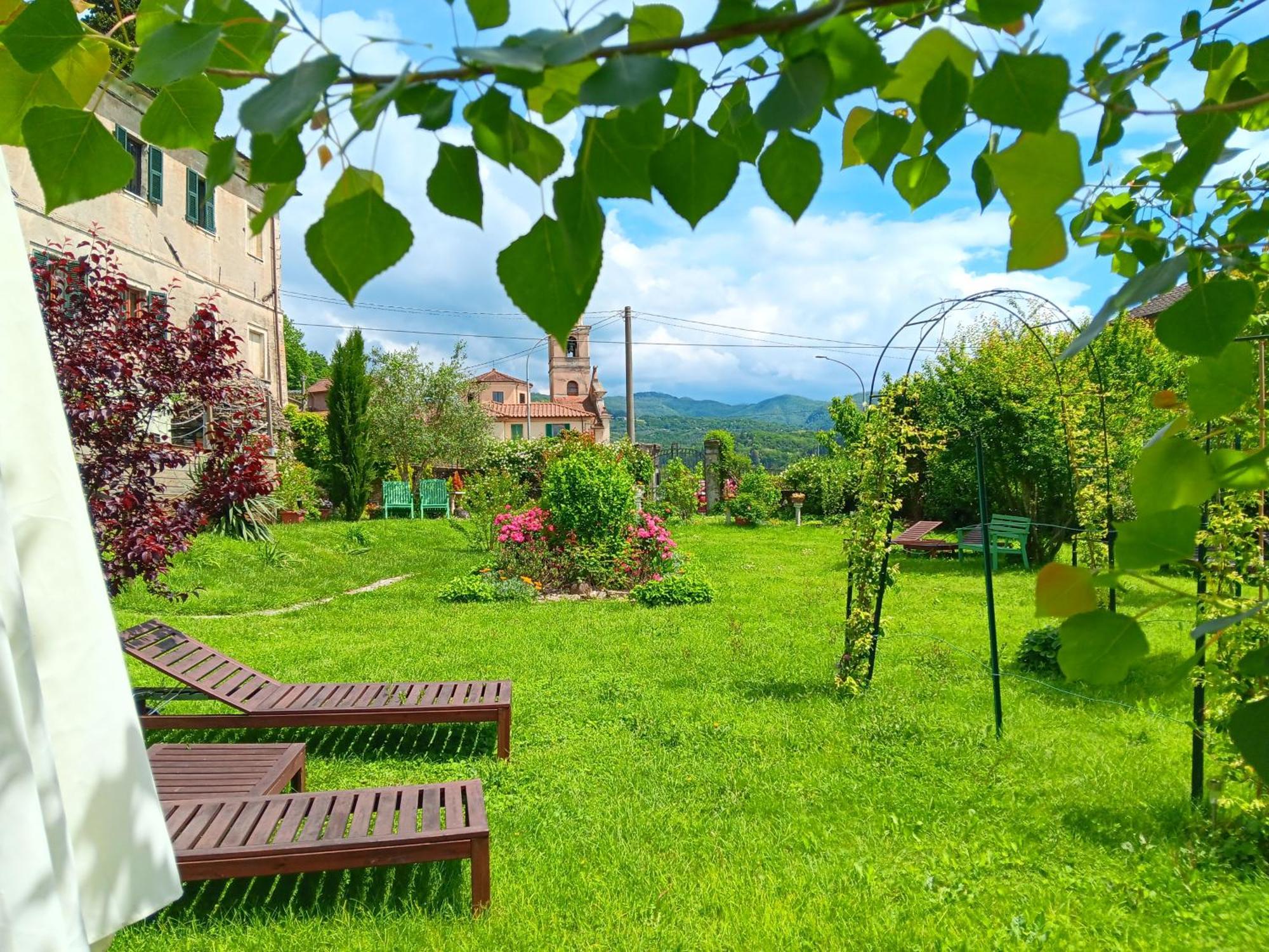 Monti Guesthouse Monti di Licciana Nardi Luaran gambar